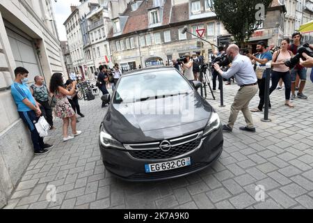 ©PHOTOPQR/l'EST REPUBLICAIN/Franck LALLEMAND ; Besancon ; 24/07/2020 ; Besancon (25) Arrivée au tribunal de Besancon du Chilien Nicolas ZEPEDA (extrade du Chili dans l'affaire de l'extraition de l'étudijaponmes de la Narummes par i). Foto ER/Franck Lallemand - Besancon, Francia, 24th 2020 luglio - arrivo alla corte di Besancon del cileno Nicolas Zepeda accusato di aver ucciso uno studente giapponese in Francia quasi quattro anni fa durante il processo di estradizione. Nicolas Zepeda, 29 anni, era stato agli arresti domiciliari nell’appartamento di sua madre nella località di Viña del Mar, 120 kilome Foto Stock