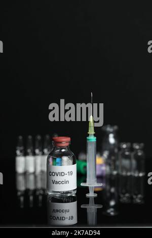 ©PHOTOPQR/LE PARISIEN/ARNAUD JOURNOIS ; LONGJUMEAU ; 04/08/2020 ; ILLUSTRATION RECHERCHE DE VACCIN CONTRE LE CORONARIRUS COVID-19 - COVID-19 VACCINE SEARCH Foto Stock