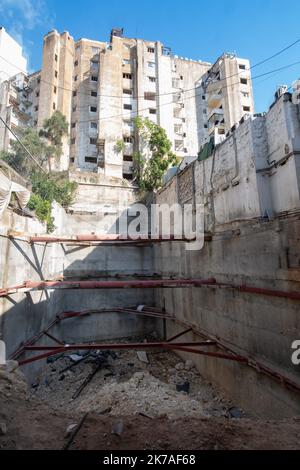 ©CAROLINE BLUMBERG/MAXPPP - BEIRUT, 14 agosto 2020 - danni a Beirut, Libano, 14 2020 agosto. Una settimana dopo le esplosioni che hanno devastato Beirut, il primo ministro libanese Hassan Diab ha annunciato le dimissioni del suo governo. Foto Stock