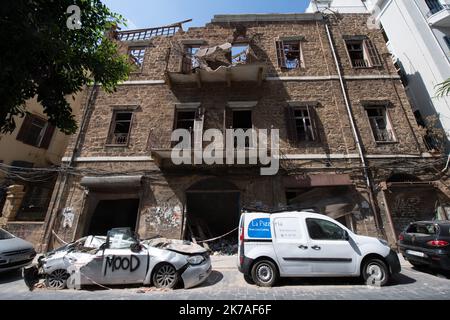 ©CAROLINE BLUMBERG/MAXPPP - BEIRUT, 14 agosto 2020 - danni a Beirut, Libano, 14 2020 agosto. Una settimana dopo le esplosioni che hanno devastato Beirut, il primo ministro libanese Hassan Diab ha annunciato le dimissioni del suo governo. Foto Stock