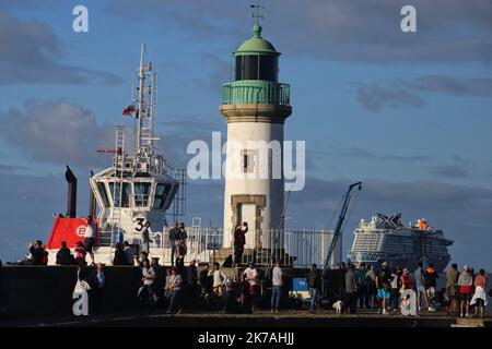 ©PHOTOPQR/PRESSE OCEAN/Romain Boulanger ; ; ; ; SAINT NAZAIRE LE DIMANCHE 23 AOUT 2020, LEAVE DU CELEBRITY APEX EST un PAQUEBOT DE CELEBRITY CRUISS, CONSTRUIT AUX CHANTIERS DE l'ATLANTIQUE la nuova nave da crociera Celebrity 'Celebrity Apex' costruita presso i cantieri di Les Chantiers de l'Atlantiers de l'Atlantique, il 23 agosto, in Francia, 2020, Saint-Nazaire, in Francia, Foto Stock