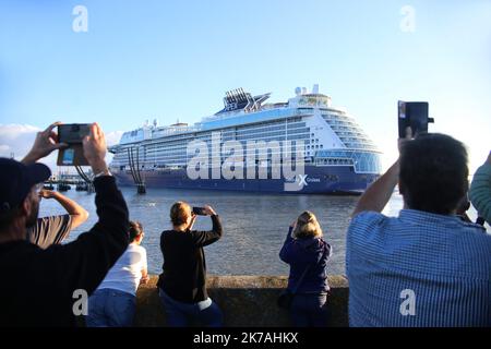 ©PHOTOPQR/PRESSE OCEAN/Romain Boulanger ; ; ; ; SAINT NAZAIRE LE DIMANCHE 23 AOUT 2020, LEAVE DU CELEBRITY APEX EST un PAQUEBOT DE CELEBRITY CRUISS, CONSTRUIT AUX CHANTIERS DE l'ATLANTIQUE la nuova nave da crociera Celebrity 'Celebrity Apex' costruita presso i cantieri di Les Chantiers de l'Atlantiers de l'Atlantique, il 23 agosto, in Francia, 2020, Saint-Nazaire, in Francia, Foto Stock