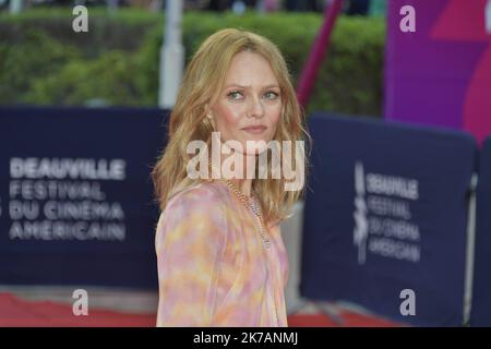 ©PHOTOPQR/OUEST FRANCE/Daniel FOURAY ; Deauville ; 04/09/2020 ; Deauville . 46e festival du cinéma américain . La soirée d'ouverture . Vanessa Paradis . Chanteuse . Comédienne . Présidente du Jury . - Festival del cinema americano a Deauville, Francia, il settembre 4th 2020 Foto Stock