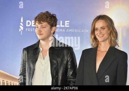 ©PHOTOPQR/OUEST FRANCE/Daniel FOURAY ; Deauville ; 05/09/2020 ; Deauville . 46e festival du cinéma américain . Foto Call du film Teddy . Anthony Bajon . Comédien . Christine Gautier . Comédienne . - Festival del cinema americano a Deauville, Francia, il settembre 5th 2020 Foto Stock