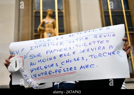 ©Julien Mattia / le Pictorium/MAXPPP - Julien Mattia / le Pictorium - 05/09/2020 - Francia / Ile-de-France / Parigi - De nombreux soutiens de la deputee LFI, Daniele Obono (depeinte en esclave par le magazine valeurs actuelles), s'etaient rendus sur la place des droits de l'homme, Paris pour manifester contre le racisme. / 05/09/2020 - Francia / Ile-de-France (regione) / Parigi - molti sostenitori del deputato LFI, Daniele Obono (raffigurato come schiavo dalla rivista valeurs Actuelles), erano andati nella piazza dei diritti umani a Parigi, per manifestare contro il razzismo. Foto Stock