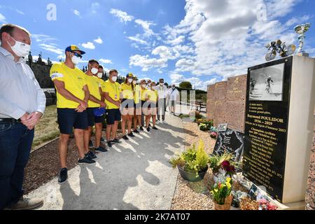 ©PHOTOPQR/POPULAIRE DU CENTRE/Thomas JOUHANNAUD ; ; 10/09/2020 ; Passage du Tour de France à Saint Léonard de Noblat hommage à Poulidor 09/10/2020; Passage del Tour de France a Saint Léonard de Noblat tributo a Poulidor Foto Stock