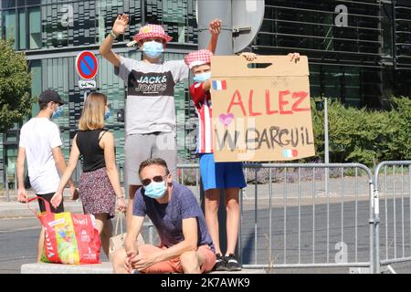 ©Pierre Teyssot/MAXPPP ; TOUR DE FRANCE 2020- UCI Cycling World Tour sotto l'epidemia di virus. Fase 15th da Lione a Grand Colombier il 13th settembre 2020, Lione, Francia. Warren Barguil tifosi. © Pierre Teyssot / Maxppp Foto Stock