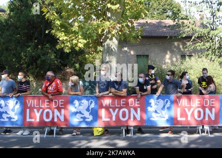 ©Pierre Teyssot/MAXPPP ; TOUR DE FRANCE 2020- UCI Cycling World Tour sotto l'epidemia di virus. Fase 15th da Lione a Grand Colombier il 13th settembre 2020, Lione, Francia. La folla a Lione. © Pierre Teyssot / Maxppp Foto Stock