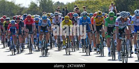 ©PHOTOPQR/LE PROGRES/Philippe TRIAS - 13/09/2020 - Tour de France, Isère, 13 settembre 2020. -Le peloton sur les routes du département de l'Isère. 2020/09/13. Tour de France tappa 15. Foto Stock