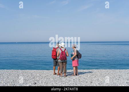 ©Sadak Souici / le Pictorium/MAXPPP - Sadak Souici / le Pictorium - 15/09/2020 - Francia / Calvados (Dipartimento) - Plage de Yport dans le calvados. En cette mi-septembre 2020, les fortes chaleurs ont fait leur retour a Caen (Calvados) et dans sa region. La journee du lundi 14 a vu le termometer grimper largement au dessus des moyennes de saison qui dans le departement avoisinent habituellement les 20°C, pour le neuvieme mois de l'annee. / 15/09/2020 - Francia / Calvados (dipartimento francese) - Yport spiaggia nel Calvados. A metà settembre 2020, il caldo tempo ha fatto una rimonta a Caen (Calvados) e. Foto Stock