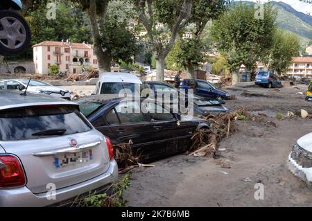 VaLC/Maxppp - Un generale del fiume alluvione a causa di forti piogge dalla tempesta 'Alex' a Breil sur Roya, Francia, 03 ottobre 2020. Piogge intense e tempo bagnato sono attesi come Storm Alex colpisce la Francia meridionale. Foto Stock