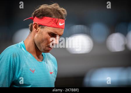 Aurelien Morissard / IP3; Rafael NADAL di Spagna contro Novak DJOKOVIC di Serbia nella finale maschile durante il torneo di tennis francese Open al Roland Garros di Parigi, Francia, 11th ottobre 2020. Foto Stock