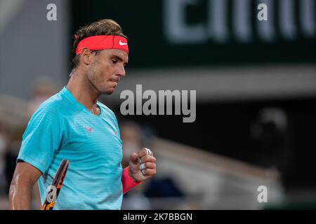 Aurelien Morissard / IP3; Rafael NADAL di Spagna contro Novak DJOKOVIC di Serbia nella finale maschile durante il torneo di tennis francese Open al Roland Garros di Parigi, Francia, 11th ottobre 2020. Foto Stock