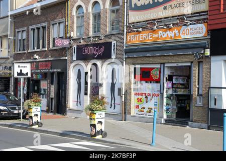 ©PHOTOPQR/VOIX DU NORD/Thierry THOREL ; 19/10/2020 ; Mesures covid Belgique - la belgique a estaure de nouvelles mesures contre le covid, dont la fermeture des restaurants - le 19 ottobre 2020 - A Menin - Photo : Thierry Thorel / la Voix du Nord - Covid 19 in Belgio Ottobre 19 2020 Foto Stock