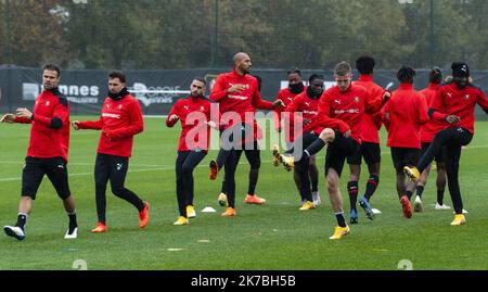 ©PHOTOPQR/OUEST FRANCE/Philippe RENAULT ; Rennes ; 27/10/2020 ; entraînement du Stade Rennais Football Club, à la veille du match de Ligue des Champions contre le FC Séville. Foto Philippe Renault / Ouest-France - 2020/10/27. I giocatori del Sevilla FC si allenano questa mattina presso il centro di allenamento Ciudad Deportiva Ramon Cisneros Palacios di Siviglia, in Spagna, alla vigilia della partita della Champions League contro lo Stade Rennais. Foto Stock