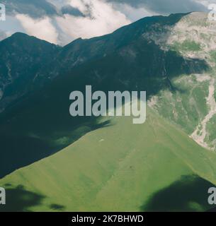 Immagine artistica del paesaggio montano, scenario mozzafiato Foto Stock