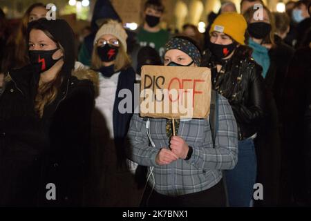 ©Kamila Stepien / le Pictorium/MAXPPP - Kamila Stepien / le Pictorium - 1/11/2020 - Poologne / Varsovie - une marche pour protester contre les lois Plus strictes sur l'avortement en Poologne organisee par Strajk Kobiet (Les Femmes en Greve). / 1/11/2020 - Polonia / Varsavia - Foto Stock