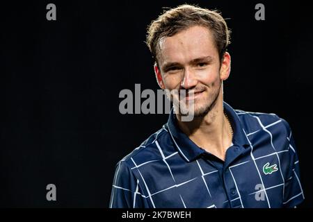 Aurelien Morissard / IP3; Paris, France le 8 novembre 2020 - le russe Daniil MEDVEDEV reportte la finale de tennis en masculin du tournoi de tennis en salle ATP World Tour Masters 1000 - Paris Masters (Paris Bercy) - a l Arena AccorHotels. Daniil MEDVEDEV di Russia vince la finale maschile al torneo ATP World Tour Masters 1000 - Paris Masters (Paris Bercy) - tennis al coperto presso l'AccorHotels Arena di Parigi il 8 novembre 2020. Foto Stock