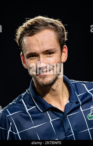 Aurelien Morissard / IP3; Paris, France le 8 novembre 2020 - le russe Daniil MEDVEDEV reportte la finale de tennis en masculin du tournoi de tennis en salle ATP World Tour Masters 1000 - Paris Masters (Paris Bercy) - a l Arena AccorHotels. Daniil MEDVEDEV di Russia vince la finale maschile al torneo ATP World Tour Masters 1000 - Paris Masters (Paris Bercy) - tennis al coperto presso l'AccorHotels Arena di Parigi il 8 novembre 2020. Foto Stock