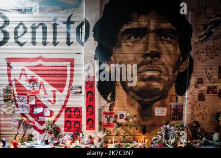 ©Alejo Manuel Avila / le Pictoriu/MAXPPP - Alejo Manuel Avila / le Pictorium - 25/11/2020 - Argentino / Buenos Aires - Les argentins discendent dans la rue pour rendre hommage au 'dieu' Maradona decede ce jour. / 25/11/2020 - Argentina / Buenos Aires - gli argentini scendono per le strade per rendere omaggio al 'dio' Maradona che morì quel giorno. Foto Stock