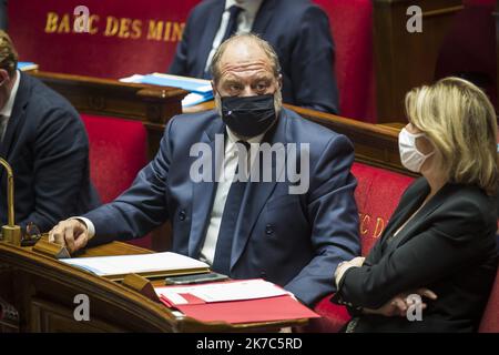 ©Christophe Petit Tesson/MAXPPP - 01/12/2020 ; PARIGI ; FRANCIA - il Ministro della Giustizia francese Eric Dupont Moretti partecipa alla sessione settimanale delle interrogazioni al governo presso l'Assemblea Nazionale di Parigi (Francia), il 01 dicembre 2020. Foto Stock