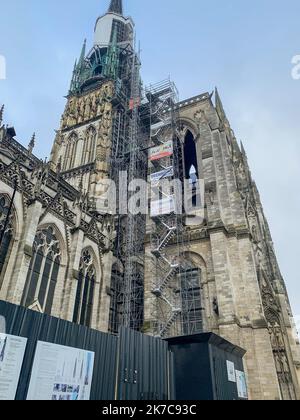 ©Julian Letouq / le Pictorium/MAXPPP - Julian Letouq / le Pictorium - 12/12/2020 - Francia / Normandie / Rouen - Renovation de la fleche de la cathedrale de Rouen. / 12/12/2020 - Francia / Normandia / Rouen - ristrutturazione della guglia della cattedrale di Rouen. Foto Stock