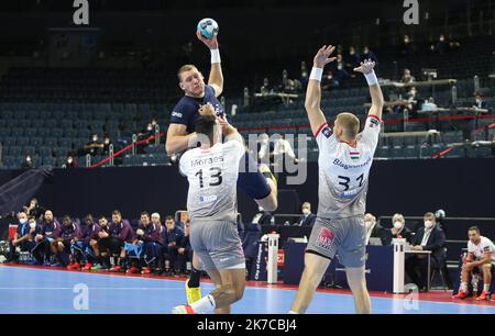 ©Laurent Lairys/MAXPPP - Dainis Kristopans di Parigi Saint Germain durante la EHF Champions League, finale quattro, 3rd° incontro di pallamano tra Telekom Veszprem HC e Parigi Saint-Germain il 29 dicembre 2020 alla Lanxess Arena di Koln, Germania - Foto Laurent Lairys / MAXPPP Foto Stock