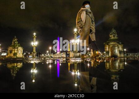 ©PHOTOPQR/LE PARISIEN/Olivier CORSAN ; Paris ; 30/12/2020 ; Paris, France, le 30 dicembre 2020. A cause de la pandémie du coronavirus ou COVID-19, la couvre feu a été décrété par le gouvernement à partir de 20h y-compris pour le réveillon du nouvel an de 2021. Parigi; 12/30/2020; Parigi, Francia, dicembre 30, 2020. A causa della pandemia di coronavirus o COVID-19, il coprifuoco è stato decretato dal governo a partire dalle ore 8 incluso per Capodanno nel 2021. Gli Champs Elysées saranno vuoti la sera del 31 dicembre 2020. Foto Stock