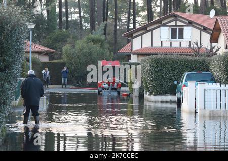 ©PHOTOPQR/SUD OUEST/Isabelle Louvier ; Tercis-les-Bains ; 02/01/2021 ; 02/01/20 CAPBRETON inondations dans les Landes crue de l'Adour Résidence le Bosquet aux Ecureils à Capbreton - Francia sud-occidentale, sotto inondazioni il 2nd 2021 gennaio Foto Stock