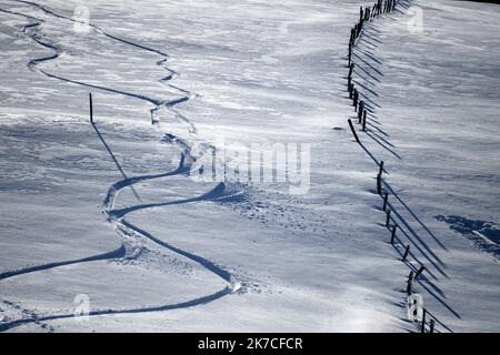 ©PHOTOPQR/LE PROGRES/Richard MOUILLAUD - le Bessat 19/01/2021 - le 21/01/2021 Neige à la Jasserie dans le parc du Pilat près du Bessat -Neige à la Jasserie dans le parc du Pilat près du Bessat la Jasserie du Pilat : Auberge du Pilat la Jasserie du Pilat la Jasserie du Pilat e st une Auberge du Mont Pilat, perchée à 1310 mètres d’altitude au pied du Crêt de la Perdrix, punto culminante du Pilat à 1434 mètres d’altitude. Le Restaurant est situé entre les communes du Bessat et de la Valla en Gier. 2021/01/21. Nevicate abbondanti in Francia. Foto Stock