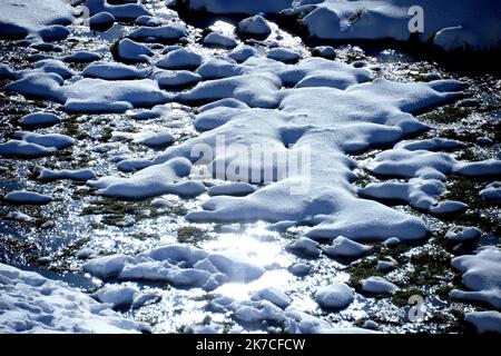 ©PHOTOPQR/LE PROGRES/Richard MOUILLAUD - le Bessat 19/01/2021 - le 21/01/2021 Neige à la Jasserie dans le parc du Pilat près du Bessat -Neige à la Jasserie dans le parc du Pilat près du Bessat la Jasserie du Pilat : Auberge du Pilat la Jasserie du Pilat la Jasserie du Pilat e st une Auberge du Mont Pilat, perchée à 1310 mètres d’altitude au pied du Crêt de la Perdrix, punto culminante du Pilat à 1434 mètres d’altitude. Le Restaurant est situé entre les communes du Bessat et de la Valla en Gier. 2021/01/21. Nevicate abbondanti in Francia. Foto Stock