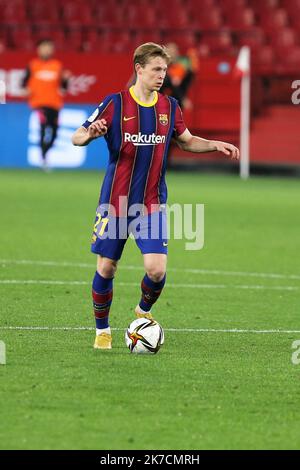 ©Laurent Lairys/MAXPPP - Frenkie De Jongh del FC Barcelone durante la Coppa di Spagna, Copa del Rey, semifinale, partita di calcio a 1st gambe tra FC Sevilla e FC Barcellona il 10 febbraio 2021 allo stadio Sanchez Pizjuan di Siviglia, Spagna - Foto Laurent Lairys / MAXPPP Foto Stock