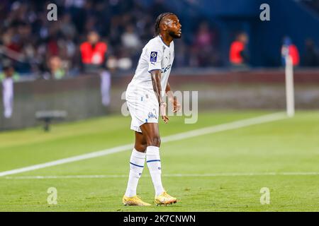 Parigi, Francia. 16th Ott 2022. PARIGI, FRANCIA - 16 OTTOBRE: Nuno Tavares di Marsiglia gesti durante la partita Ligue 1 tra Parigi Saint-Germain e Olympique Marsiglia al Parc des Princes il 16 ottobre 2022 a Parigi, Francia. (Foto di Antonio Borga/Eurasia Sport Images/Getty Images) (Eurasia Sport Images/SPP) Credit: SPP Sport Press Photo. /Alamy Live News Foto Stock