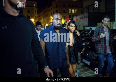 ©Michael Bunel / le Pictorium/MAXPPP - Michael Bunel / le Pictorium - 25/09/2014 - Francia / Ile-de-France / Parigi - Kim Kardashian et son mari Kanye West Lors de la settimana della moda Parigi. 25 settembre 2014. Parigi, Francia. / 25/09/2014 - Francia / Ile-de-France (region) / Parigi - Kim Kardashian e suo marito Kanye West alla settimana della moda di Parigi. Settembre 25, 2014. Parigi, Francia. Foto Stock