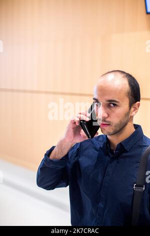 ©Michael Bunel / le Pictorium/MAXPPP - Michael Bunel / le Pictorium - 04/07/2018 - Francia / Ile-de-France / Parigi - Arrivee de Farouk ben Abbes pour son proces. 4 juillet 2018. Parigi. Francia. / 04/07/2018 - Francia / Ile-de-France (regione) / Parigi - arrivo di Farouk ben Abbes per il suo processo. Luglio 4, 2018. Parigi. Francia. Foto Stock