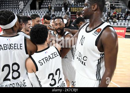 ©PHOTOPQR/LE PROGRES/Joël PHILIPPON - Villeurbanne 19/02/2021 - Asvel-Bayern Monaco di Baviera. Euroligue. 19 février 2021 -la joie des villeurbannais au coup de sifflet final. Foto Stock