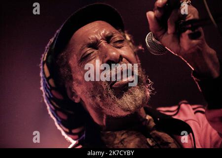 ©Michael Bunel / le Pictorium/MAXPPP - Michael Bunel / le Pictorium - 28/02/2013 - Francia / Parigi - Trevor Sutherland alias IJahman ou IJahman Levi, est un chanteur, compositeur et producteur de reggae jamaicain ne le 19 juin 1946 dans la paroisse de Manchester, dans les collines de Christiana. 28 novembre 2013. Parigi, Francia. / 28/02/2013 - Francia / Parigi - Trevor Sutherland aka IJahman o IJahman Levi, è un cantante, compositore e produttore di reggae giamaicano nato il 19 giugno 1946 nella parrocchia di Manchester, sulle colline di Christiana. Novembre 28, 2013. Parigi, Francia. Foto Stock