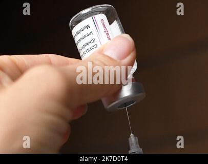 ©Mourad ALLILI/MAXPPP - Foto illustrativa d un vaccin AstraZeneca - 2021/03/14. Vaccino AstraZeneca. Foto Stock