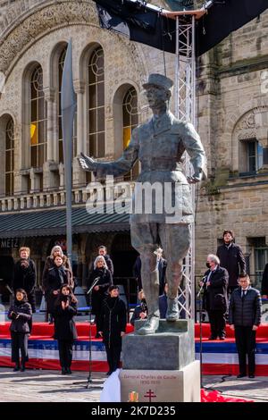 ©Arnaud BEINAT/Maxppp. 20210320, Metz, Mosella, Grand Est, Francia. Inaugurazione della Statua del général de Gaulle, devant la gare de Metz e sur la Place du meme nom. Foto Stock