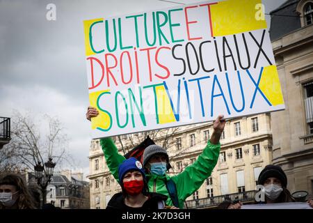 ©THOMAS PADILLA/MAXPPP - 26/03/2021 ; PARIS , FRANCE; APPEL UNITAIRE ET MANIFESTATION DES ORGANISATIONS DU SPECTACLE ET DES ACTEURS DE LA CULTURE. Invito a presentare proposte e dimostrazione contro la chiusura delle imprese culturali a Parigi il 26 marzo 2021. Foto Stock