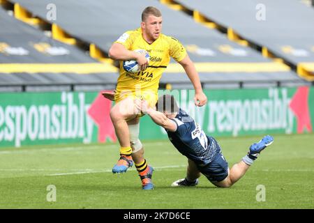 ©Laurent Lairys/MAXPPP - Pierre BOURGARIT di la Rochelle durante la European Rugby Champions Cup, quarto incontro finale di rugby tra la Rochelle e sale Sharks il 10 aprile 2021 allo stadio Marcel Deflandre di la Rochelle, Francia - Foto Laurent Lairys / MAXPPP Foto Stock