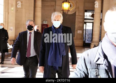 ©PHOTOPQR/LE PARISIEN/Olivier Lejeune ; Paris ; 13/04/2021 ; procès du bombardement en 2004 de la base francaise de Bouaké en Côte d'Avorio au Palais de Justice de Paris Dominique de Villepin Assize Court a Parigi (Francia), il 13 aprile 2021, per il processo del bombardamento Bouake. Il 6 novembre 2004, 10 persone tra cui nove soldati francesi sotto mandato delle Nazioni Unite sono morte nell'attacco al campo militare francese della forza Licorne a Bouake, Costa d'Avorio. Foto Stock