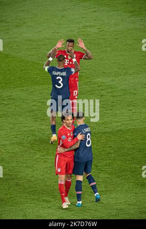 Aurelien Morissard / IP3; Calcio Calcio - Champions League - Quarter Final seconda tappa - Parigi Saint Germain / Bayern Monaco - Parc des Princes, Parigi, Francia - 13 aprile 2021. Il team di Paris Saint Germain festeggia. Foto Stock