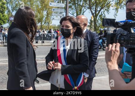 ©Christophe Petit Tesson/MAXPPP - 24/04/2021 ; PARIGI ; FRANCIA - la Maire de Paris Anne Hidalgo participe a la cerimonie commemorative pour le 106e anniversaire du genocidio armenien de 1915. La journÃ du 24 avril est la journee nationale de memoriation du genocidio en Armenie et a travers le monde. La Comunità francese-armena partecipa a una cerimonia commemorativa per il 106th° anniversario del genocidio armeno del 1915, a Parigi, in Francia, il 24 aprile 2021. Il 24 aprile è la giornata nazionale del ricordo del genocidio armeno per la diaspora armena. Foto Stock