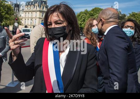 ©Christophe Petit Tesson/MAXPPP - 24/04/2021 ; PARIGI ; FRANCIA - la Maire de Paris Anne Hidalgo participe a la cerimonie commemorative pour le 106e anniversaire du genocidio armenien de 1915. La journÃ du 24 avril est la journee nationale de memoriation du genocidio en Armenie et a travers le monde. La Comunità francese-armena partecipa a una cerimonia commemorativa per il 106th° anniversario del genocidio armeno del 1915, a Parigi, in Francia, il 24 aprile 2021. Il 24 aprile è la giornata nazionale del ricordo del genocidio armeno per la diaspora armena. Foto Stock