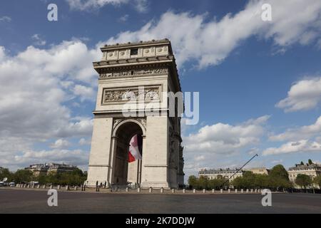©PHOTOPQR/LE PARISIEN/Olivier Lejeune ; Paris ; 08/05/2021 ; Cérémonie de commémoration du 76 ème anniversaire de la Victoire du 8 mai 1945. Cerimonia per la fine della seconda guerra mondiale all'Arco di Trionfo a Parigi, 08 maggio 2021. Foto Stock