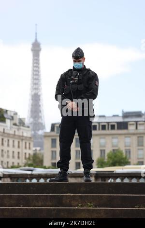 ©PHOTOPQR/LE PARISIEN/Olivier Lejeune ; Paris ; 19/05/2021 ; 'manifestion citoyenne', à l'appel des organisations syndicales de police, après le meurtre à Avignon d'un brigadier sur un point de deal. Sur la Place devant l'Assemblée nationale . - Parigi, Francia, maggio 19th 2021. Manifestazione di poliziotti Foto Stock