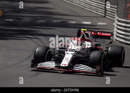 ©PHOTOPQR/NICE MATIN/Jean Francois Ottonello ; Monaco ; 20/05/2021 ; OTONELLO JEAN-FRANCOIS - jeudi 20 mai 2021 à Monaco - 78ème Grand Prix de Monaco 2021 - Essais libres - formule 1 - 99 Antonio Giovinazzi (Ita) / Alfa Romeo Racing Orlen Maggio 20th 2021 Prove - Monaco GP F1 Foto Stock