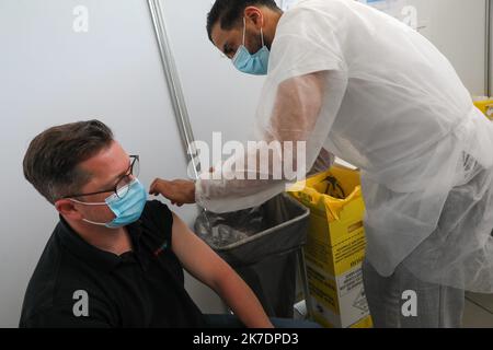 ©PHOTOPQR/VOIX DU NORD/Thierry THOREL ; 31/05/2021 ; vaccination au stab - ouverture de la vaccination a tous au stab - le 31 mai 2021 - A Roubaix - Photo : Thierry Thorel /la Voix du Nord - 2021/05/31. Centro di vaccinazione Covid-19. Foto Stock