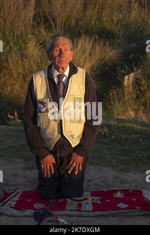 ©ERIC BALEDENT/MAXPPP - Photographie magazine - Arromanches Groupe Road - 06/06/2021 Cérémonie du souvenir en l'honneur des soldats amérindiens qui Ont débarqués sur la plage d'Omaha Beach avec Charles Norman Shay - (c) 2021 cerimonia di commemorazione Baledent/MaxPPP in onore di Soldati nativi americani sbarcati a Omaha Beach 6 ,2021 giugno Foto Stock